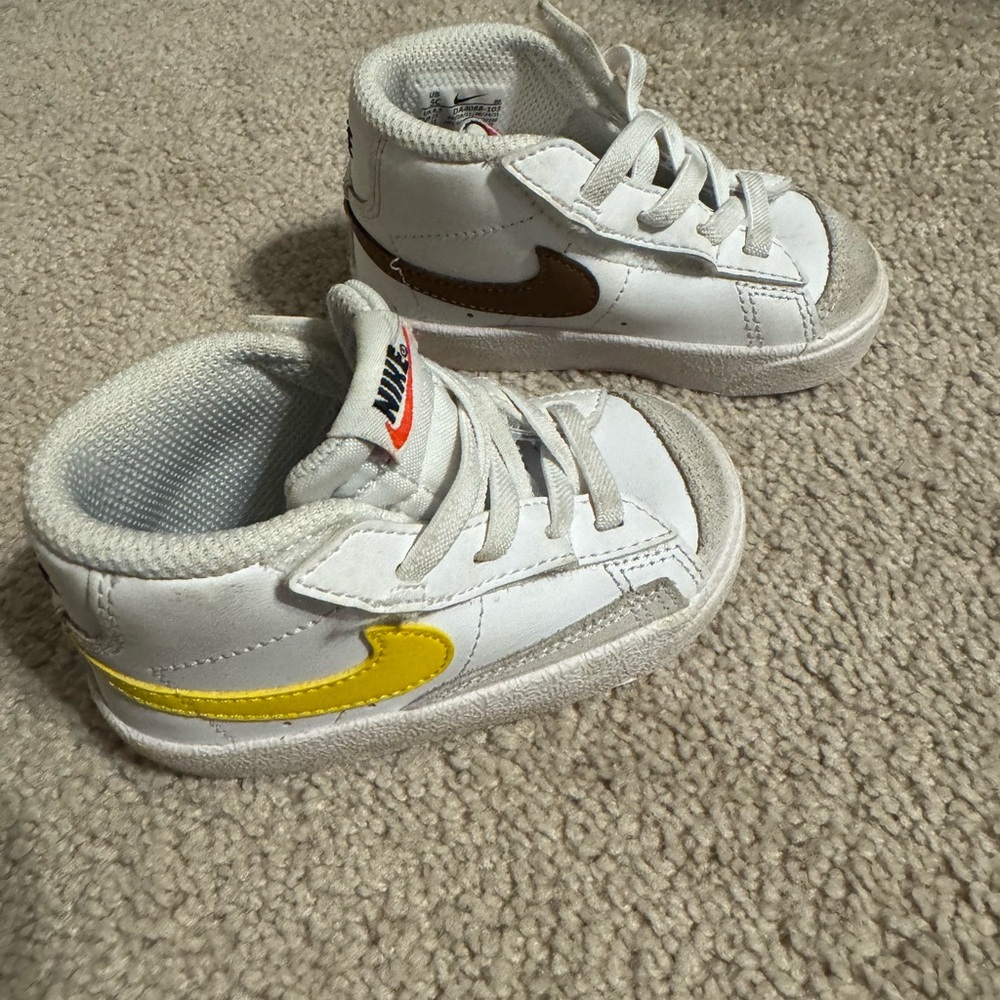 Nike Kids White Sneakers with Yellow and Brown Accents